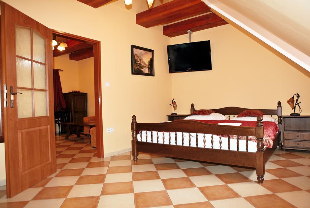 Hotel Pelikan Trebon Ngoại thất bức ảnh